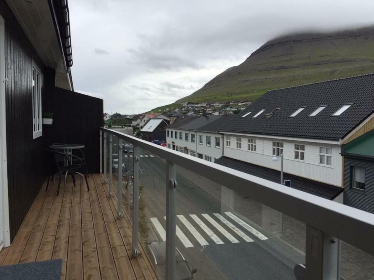Private Spacious Home In City Center Klaksvík 외부 사진