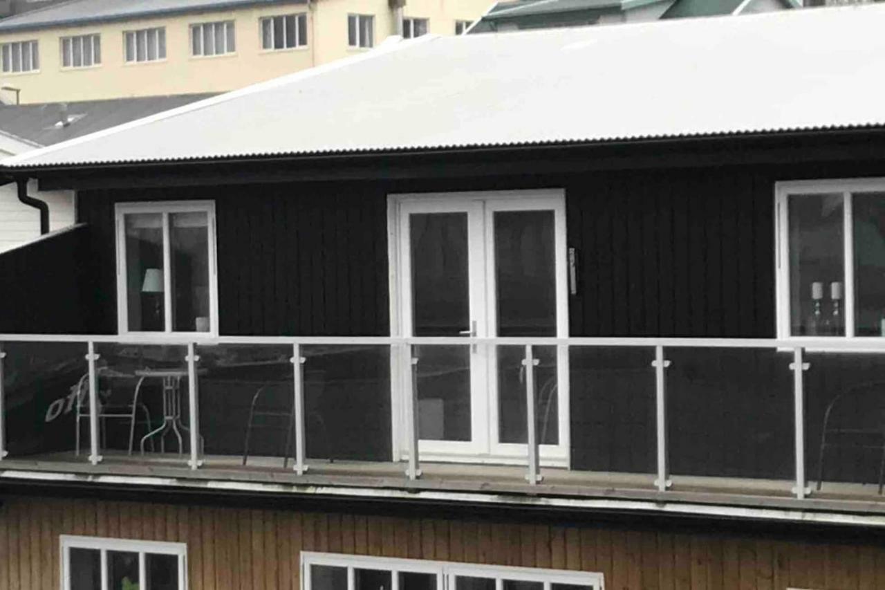 Private Spacious Home In City Center Klaksvík 외부 사진