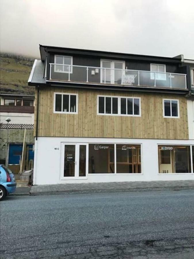 Private Spacious Home In City Center Klaksvík 외부 사진